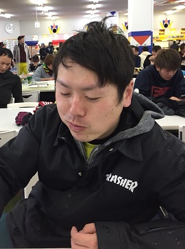 スタッフT山氏