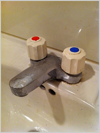 カラン水垢汚れ洗浄前