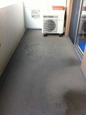 ベランダ洗浄前