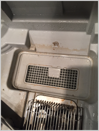食洗機排水まわり洗浄前